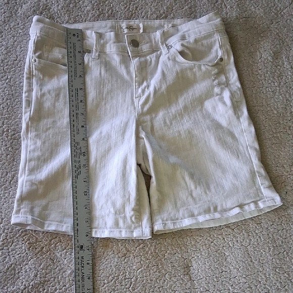 Jessica Simpson White Jean Shorts - Picture 3 of 5